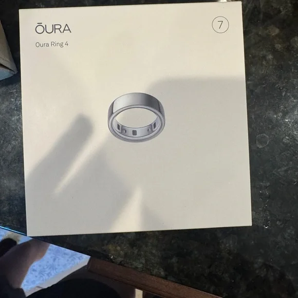Oura Ring gen 4- Silver size 7 - Picture 2 of 7